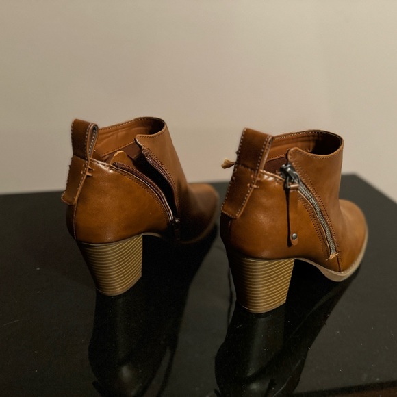 American Eagle Ankle Boots Size 7 - Picture 4 of 7